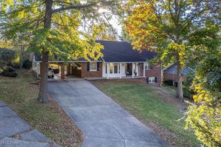 1239 Lakewood Circle, Washington, WV 26181