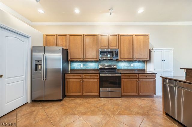 3081 Turtle Cove CT, North Fort Myers, FL 33903