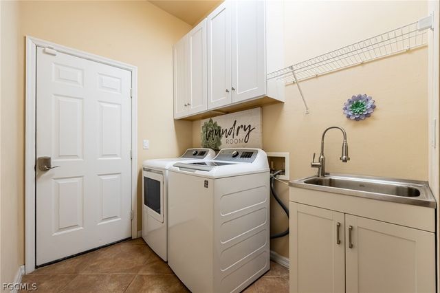 3081 Turtle Cove CT, North Fort Myers, FL 33903