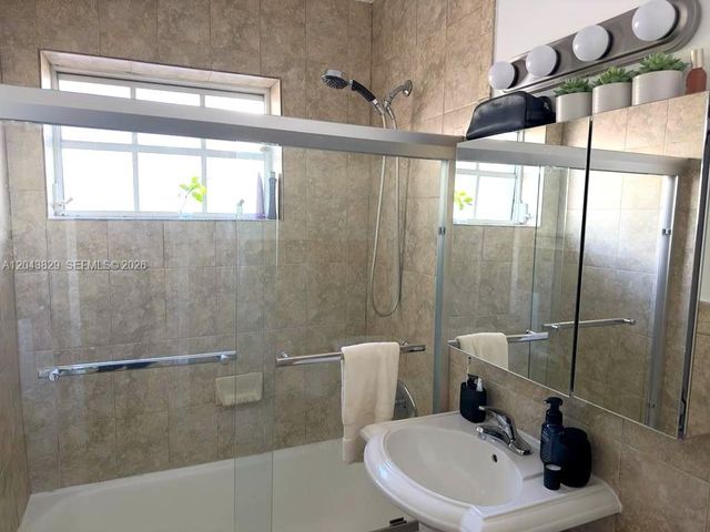 836 10th St 5, Miami Beach, FL 33139