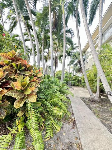 836 10th St 5, Miami Beach, FL 33139