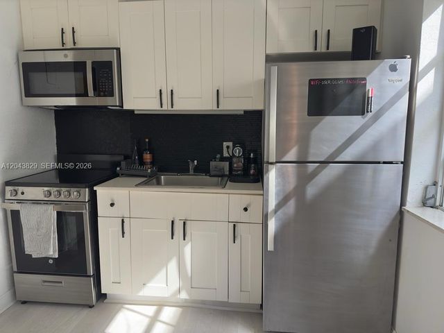 836 10th St 5, Miami Beach, FL 33139