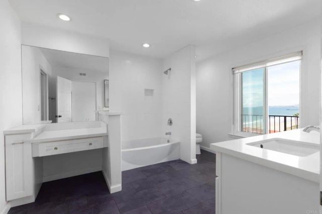 268 Avenida Montalvo 2, San Clemente, CA 92672