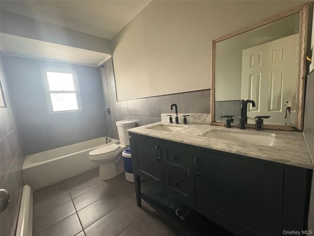 2842 Dahlia Avenue, Baldwin, NY 11510