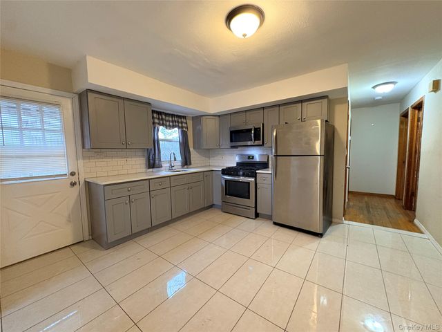 2842 Dahlia Avenue, Baldwin, NY 11510