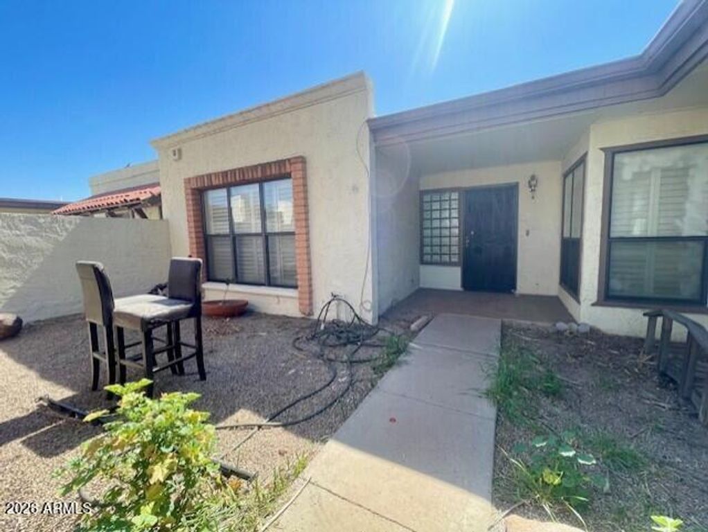 Image 1 of property listing at 2905 W GLENDALE Avenue, Phoenix, AZ 85051