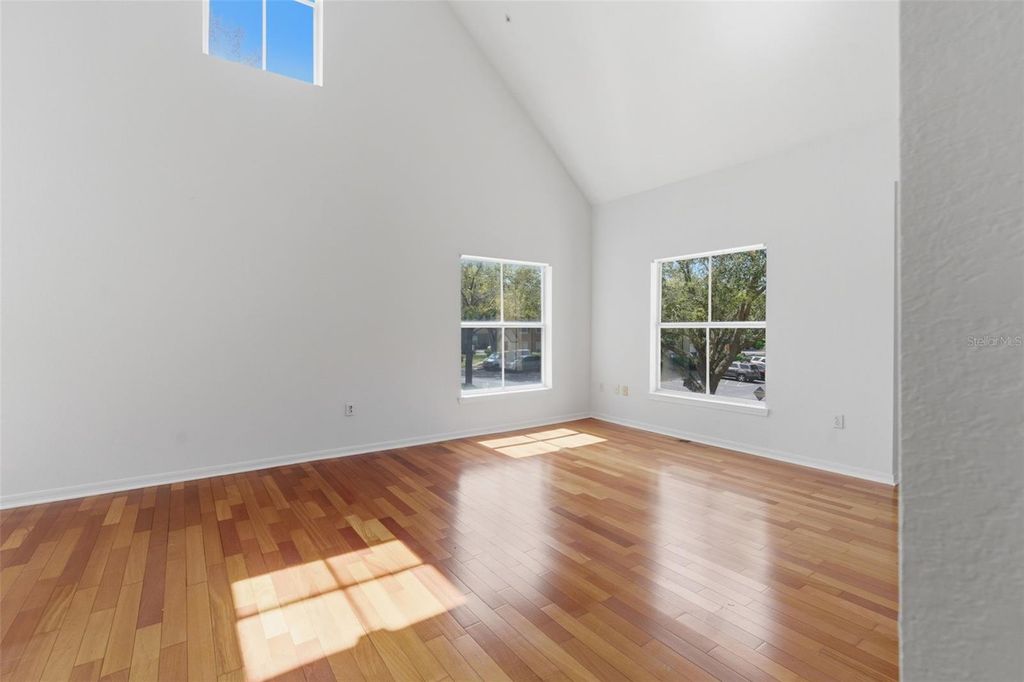 Image 2 of property listing at 5971 WESTGATE DRIVE 1221, Orlando, FL 32835