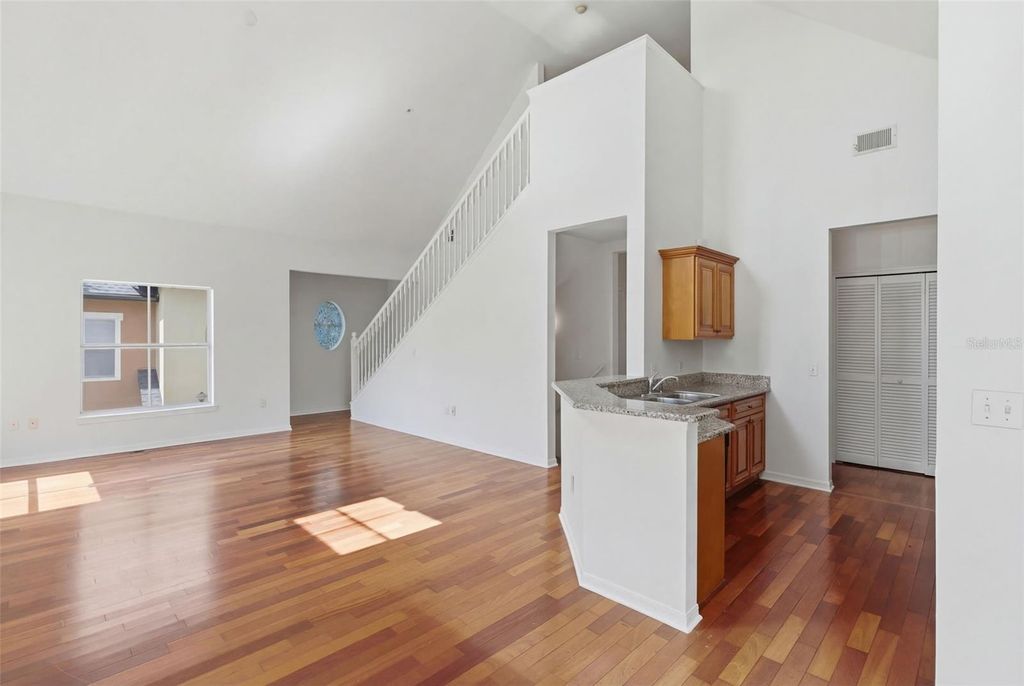 Image 7 of property listing at 5971 WESTGATE DRIVE 1221, Orlando, FL 32835