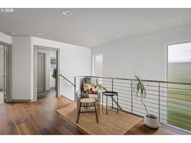 4902 Se OGDEN St, Portland, OR 97206