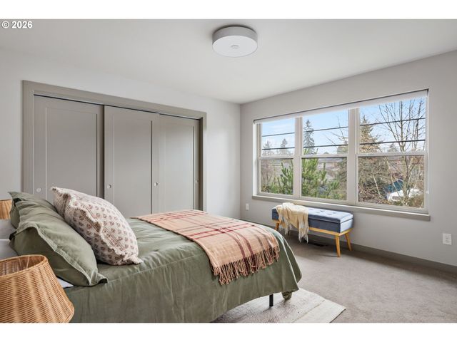 4902 Se OGDEN St, Portland, OR 97206