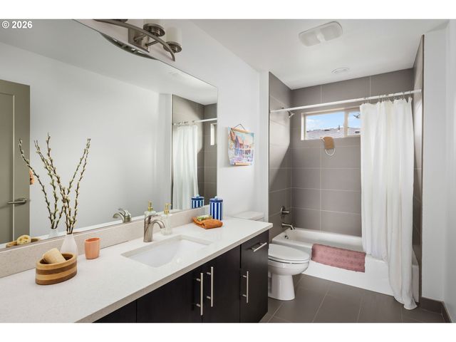 4902 Se OGDEN St, Portland, OR 97206