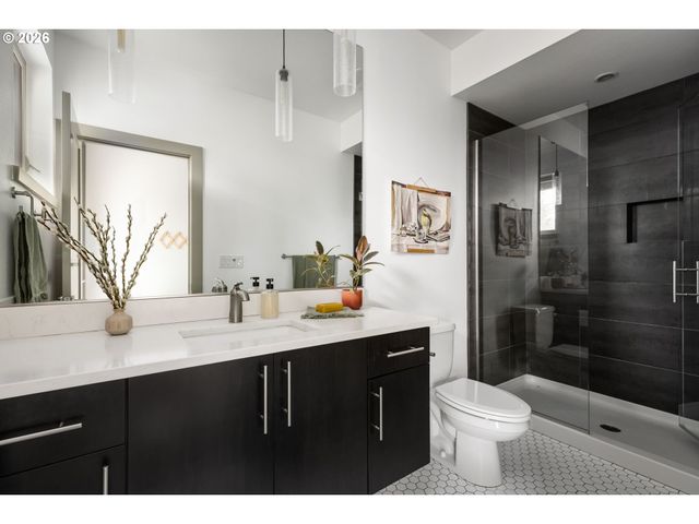 4902 Se OGDEN St, Portland, OR 97206