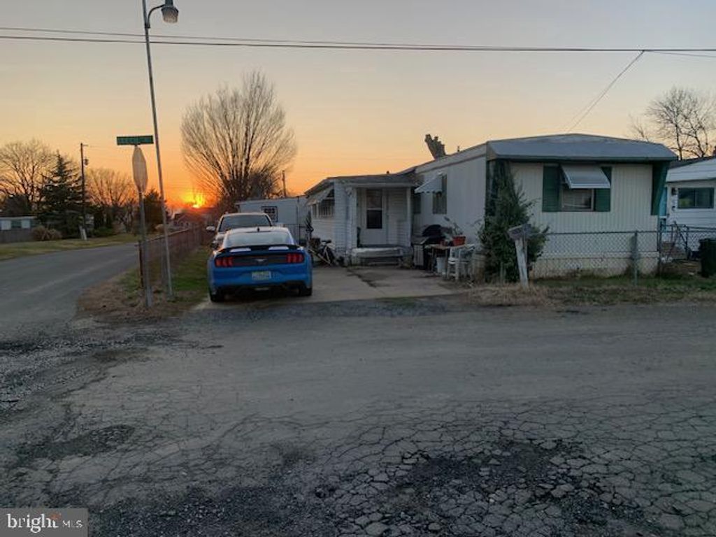 1 CECIL RD, Earleville, MD 21919