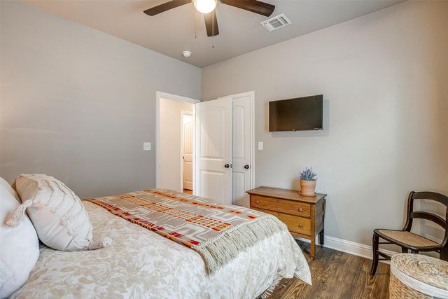 2700 James, Granbury, TX 76049