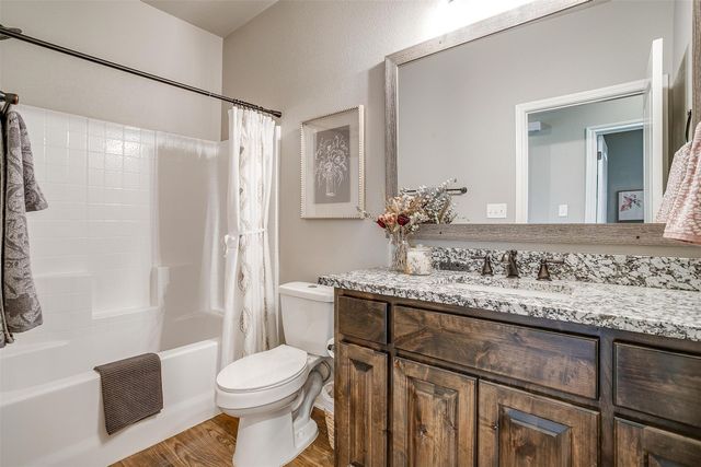 2700 James, Granbury, TX 76049