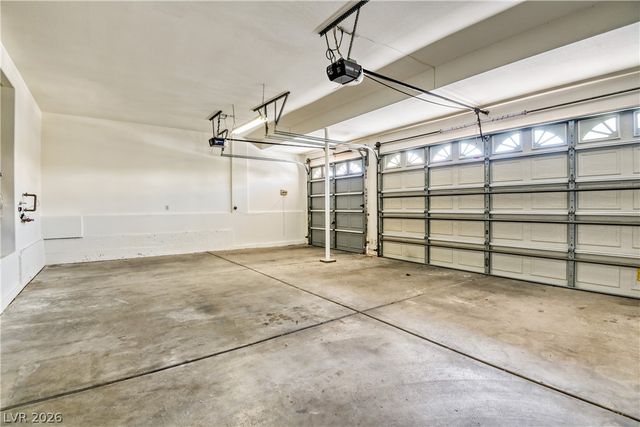 8744 Stockholm Avenue, Las Vegas, NV 89147