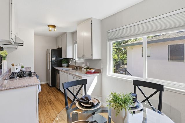 2137 Arroyo Ct 4, Pleasanton, CA 94588