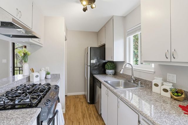 2137 Arroyo Ct 4, Pleasanton, CA 94588