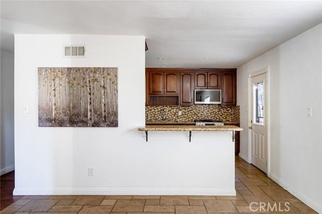 7044 White Oak, Van Nuys (los Angeles), CA 91406