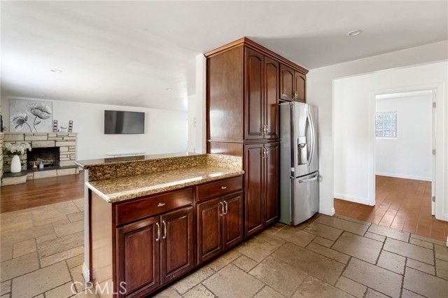 7044 White Oak, Van Nuys (los Angeles), CA 91406