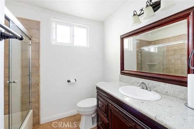 7044 White Oak, Van Nuys (los Angeles), CA 91406