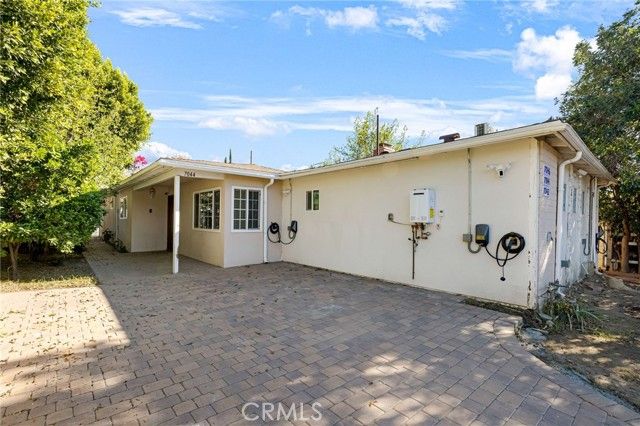 7044 White Oak, Van Nuys (los Angeles), CA 91406
