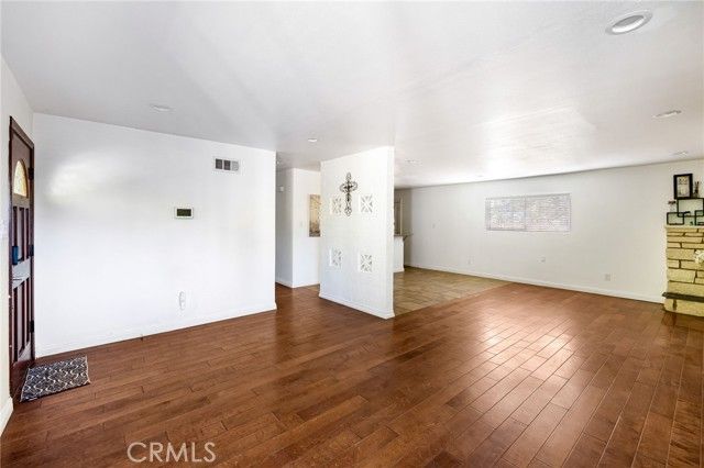 7044 White Oak, Van Nuys (los Angeles), CA 91406