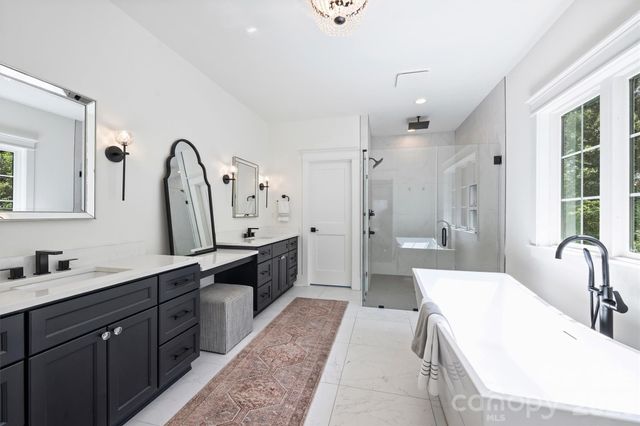 3224 E Ford Road, Charlotte, NC 28205