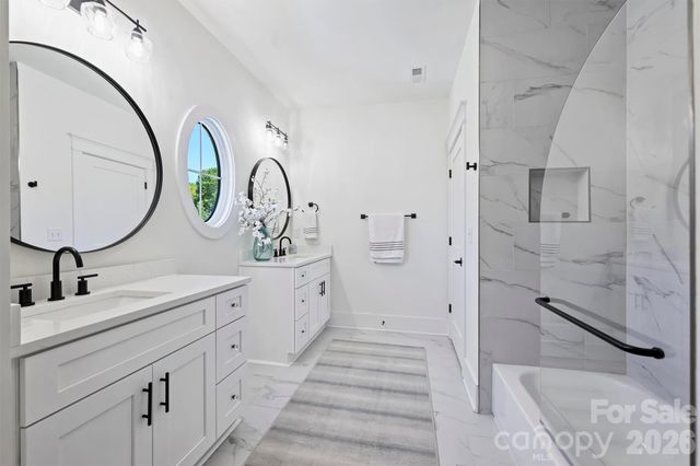 3224 E Ford Road, Charlotte, NC 28205