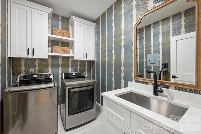 3224 E Ford Road, Charlotte, NC 28205