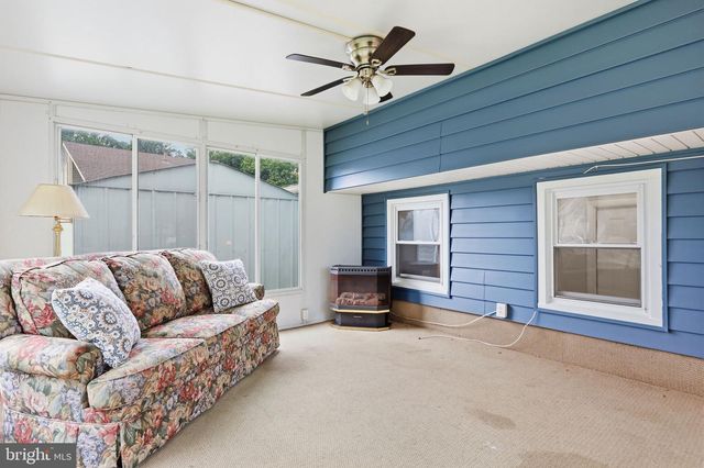 646 PASADENA DR, Magnolia, NJ 08049
