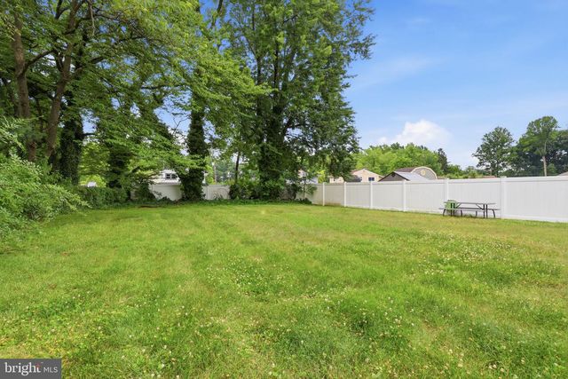 646 PASADENA DR, Magnolia, NJ 08049