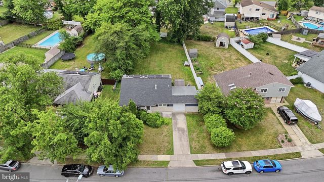 646 PASADENA DR, Magnolia, NJ 08049