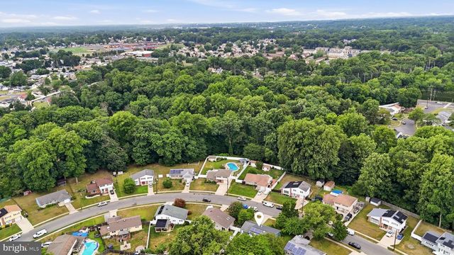 646 PASADENA DR, Magnolia, NJ 08049