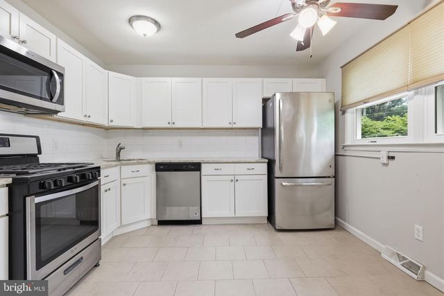 646 PASADENA DR, Magnolia, NJ 08049