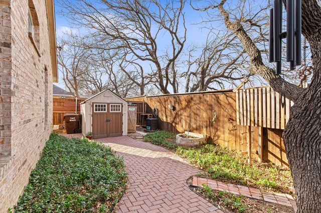 6407 Daisy Drive, Denton, TX 76208