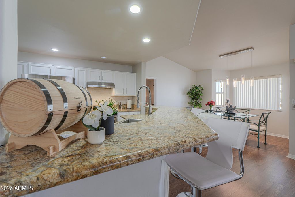 Image 14 of property listing at 5830 E MCKELLIPS Road 27, Mesa, AZ 85215