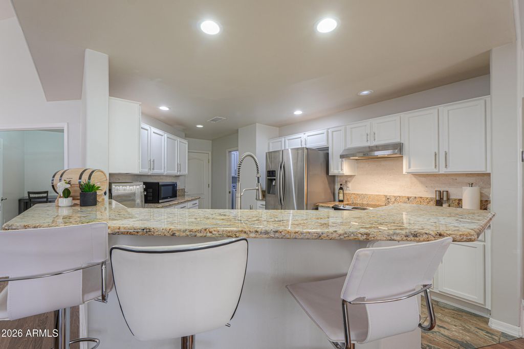 Image 15 of property listing at 5830 E MCKELLIPS Road 27, Mesa, AZ 85215