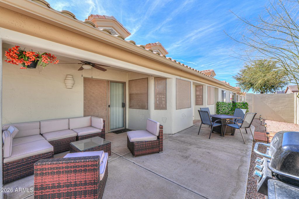 Image 6 of property listing at 5830 E MCKELLIPS Road 27, Mesa, AZ 85215