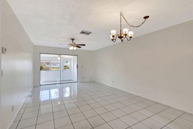 2842 Crosley Drive W E, West Palm Beach, FL 33415
