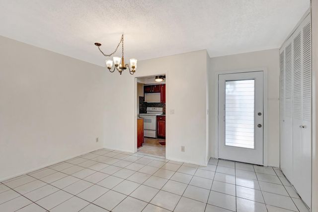 2842 Crosley Drive W E, West Palm Beach, FL 33415