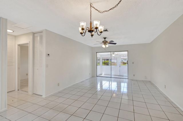 2842 Crosley Drive W E, West Palm Beach, FL 33415
