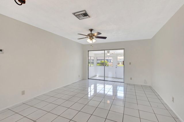2842 Crosley Drive W E, West Palm Beach, FL 33415