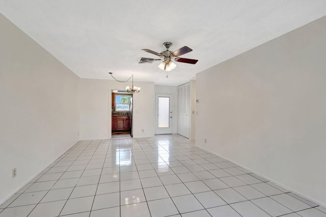 2842 Crosley Drive W E, West Palm Beach, FL 33415