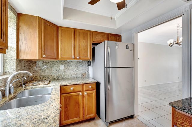 2842 Crosley Drive W E, West Palm Beach, FL 33415