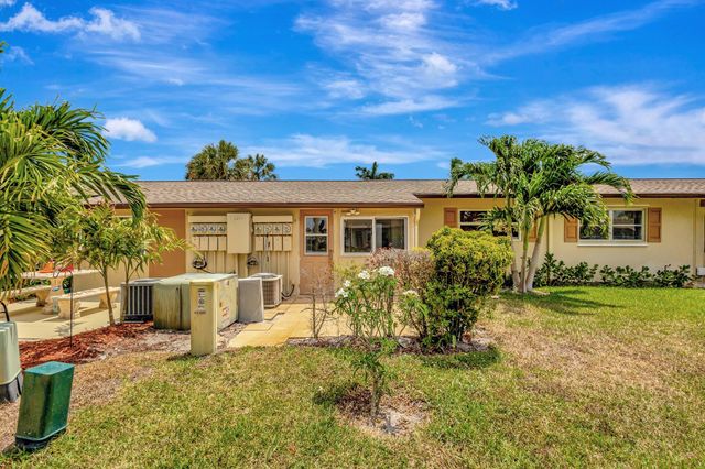 2842 Crosley Drive W E, West Palm Beach, FL 33415