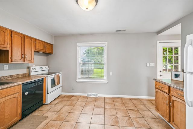 119 Heath Street NW, Cedar Rapids, IA 52405