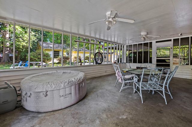 301 Woodland Drive, La Fayette, GA 30728