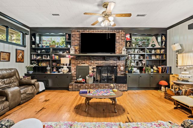301 Woodland Drive, La Fayette, GA 30728