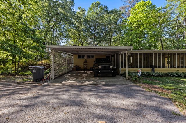 301 Woodland Drive, La Fayette, GA 30728